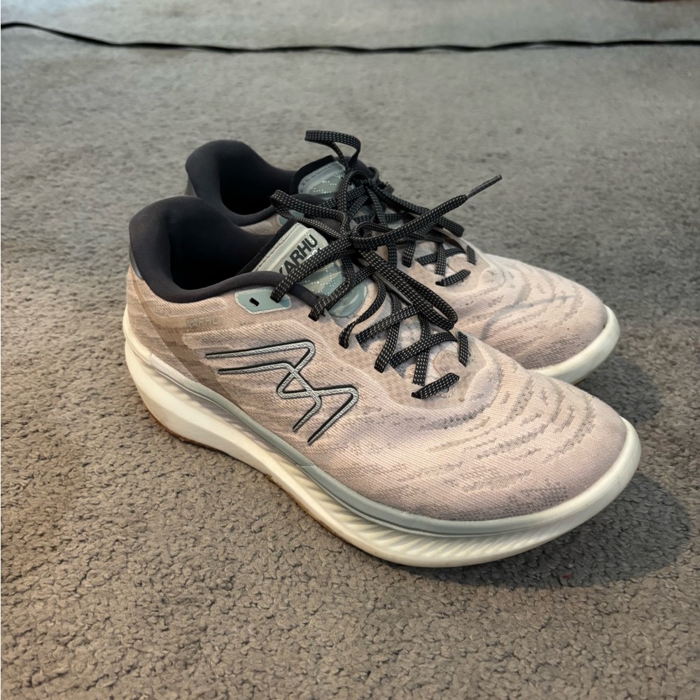 Karhu Women’s Calm-Run Athletic Shoes in Light Pink and Black